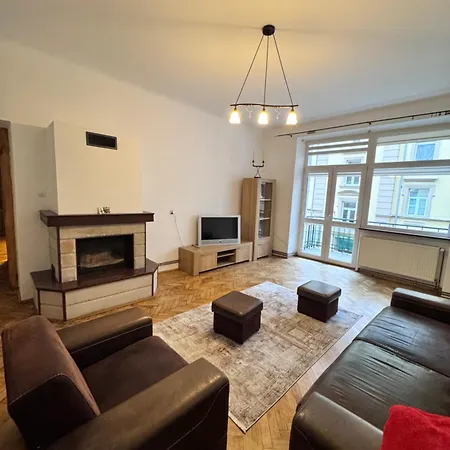 Niecala Twelve - Old Town Hideaway *