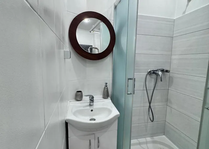 Апартаменти Niecala Twelve - Old Town Hideaway