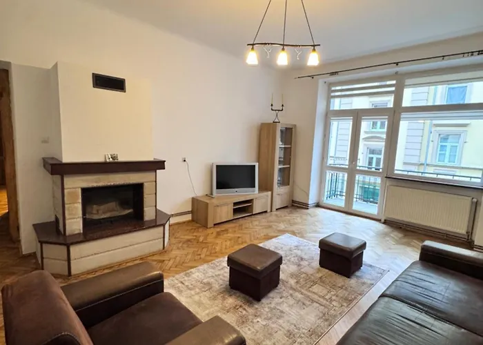 Niecala Twelve - Old Town Hideaway *